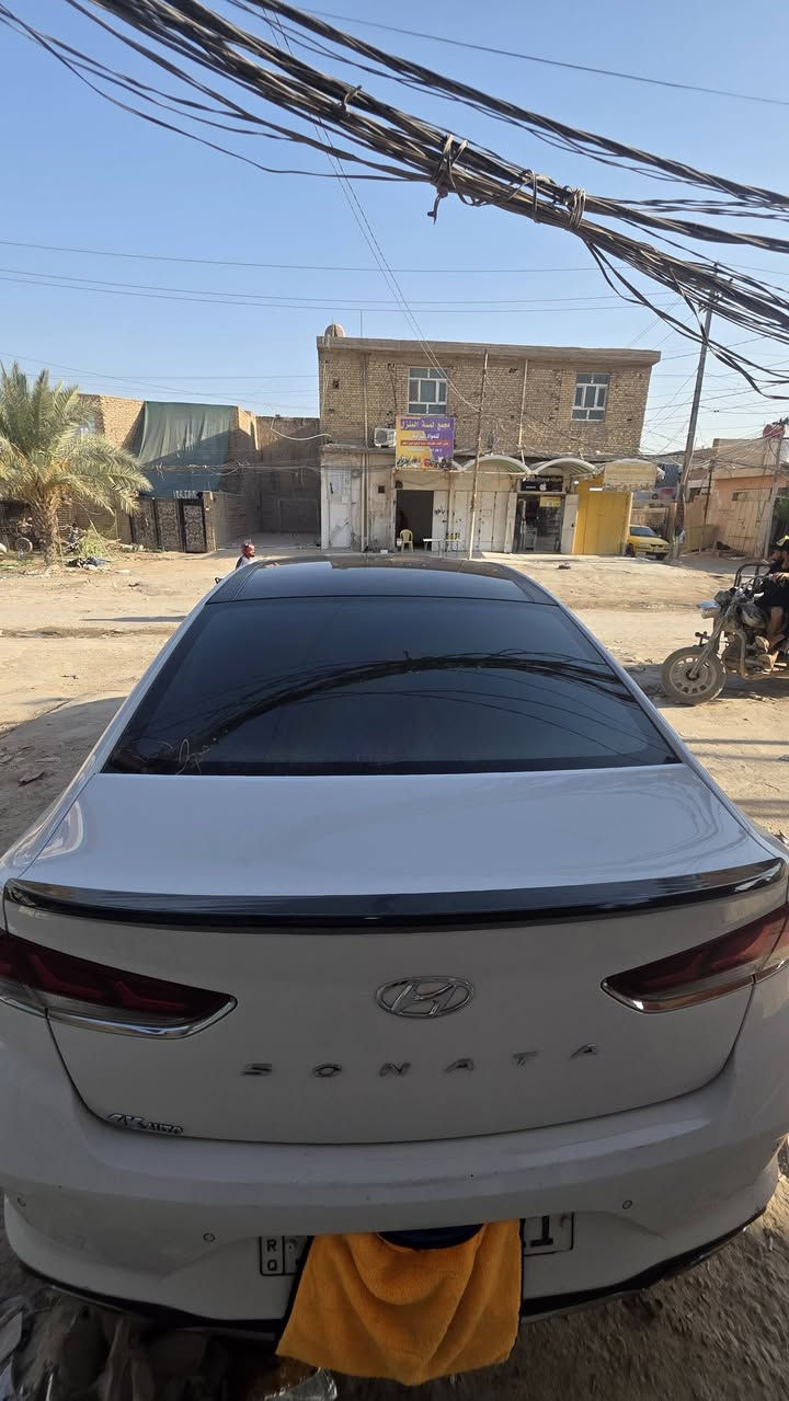 هونداي سوناتا 2019 خليجي
فول مواصفات للاخير...... 1/1
سياره بيهه قطعتين بدون داخل بنيد وجاملغ امامي صبغ نصه
قمارة بانوراما
بصمة تشغيل
شاشه اندرويد 
مرايات جانبية شفط مع إشارة ترحيب عند الاقتراب من السيارة
يدات الأبواب كروم
ويل كب
حساسات
جنطة مميزة
كشنات مخمل لون عسلي
لايت عدسة LED + بروجكتر أمامي
إنارة ليد.
رقم صاحب السيارة
***********
السعر :: 152 ورقه
