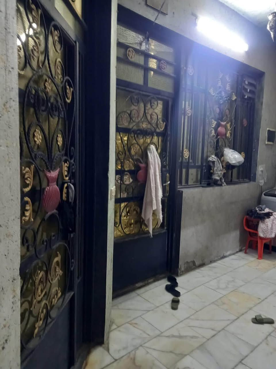 نصف قطعه ركن مربعه ٧٢ متر على مدرسه فرع عريض قطاع ٤٤ ثلاث طواب تتكون من ٥ غرف نوم وستقبال وملحقاتهن للاستفسار *********** مكتب ميسان للعقار
