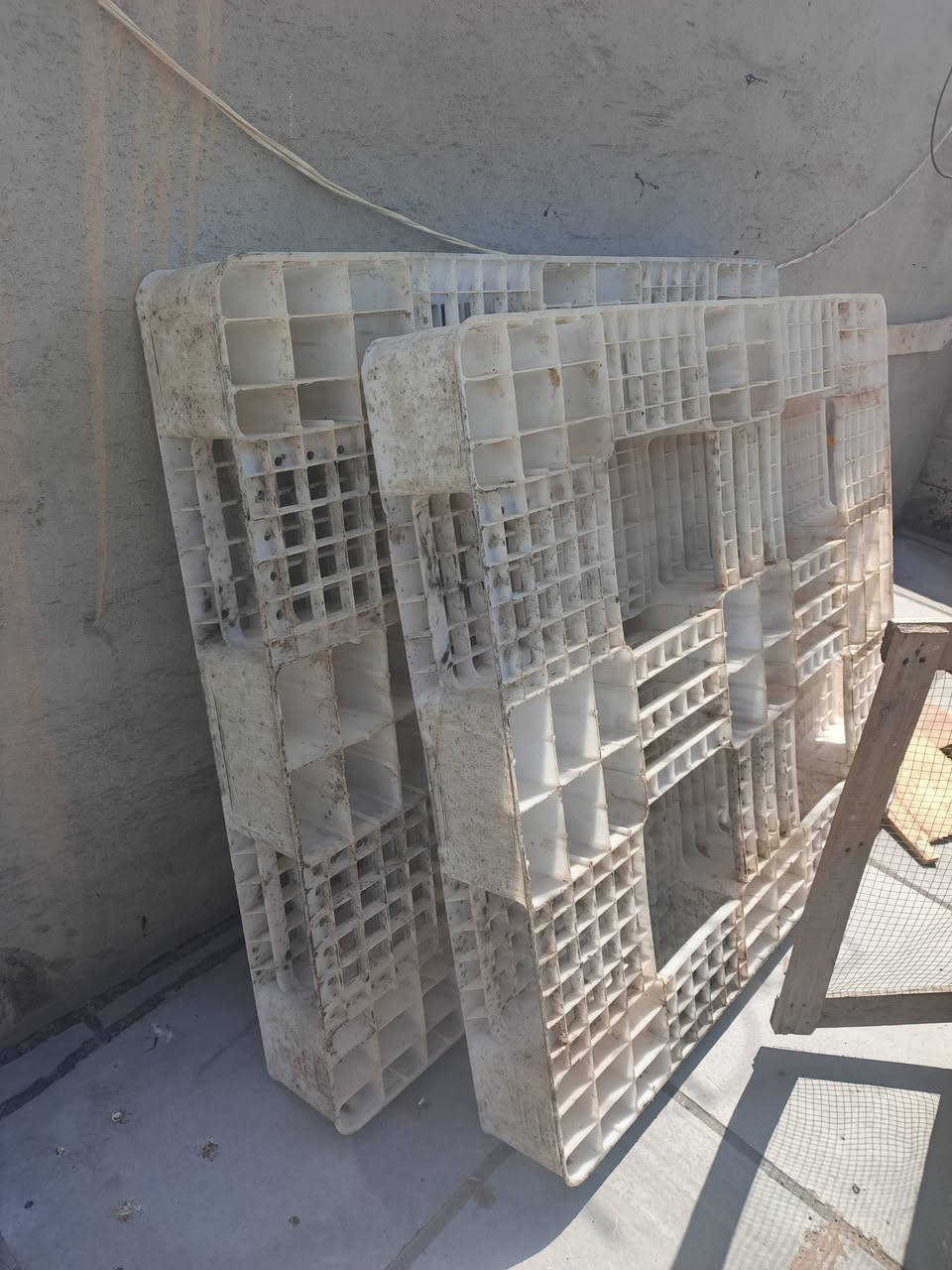 سكيبات للبيع عدد 2 بلاستك ثقيل يرهمن جوة التانكيات المي سعر الوحدة 30 الف ***********
