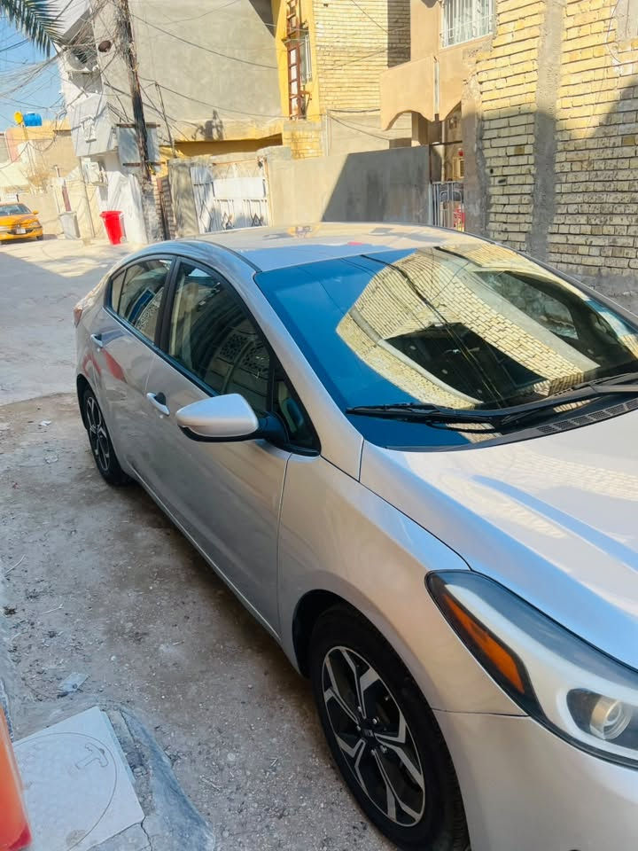 السلام عليكم فورتي 2018
محرك 2000 دوش كيرها at 
حادثهه جامغ وبنيد مبدل باقي السياره ليبل واحد وبالعراق صار بيهه طخه بالجاملغ الخلفي صغيره ومصلحه كما موضح بالصور مواصفاتهه معروفه تحكمات كامره خلفيه شاشه كار بلي نظام ايكو مثبت سرعه تايراتهه جديده ذوشمه جديده السياره باسمي وتحويل ثاني يوم مكاني بغداد الزعفرانيه ***********
السعر 118
