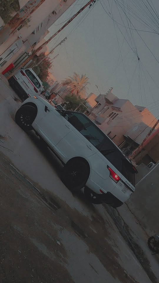 ياالله
سلام عليكم 
رانج روفر2014
سبورت  
محرك 8v
فتحه 
رادارات 
3شاشات 
جكات 
حساسات 
فول لأخير

***********
