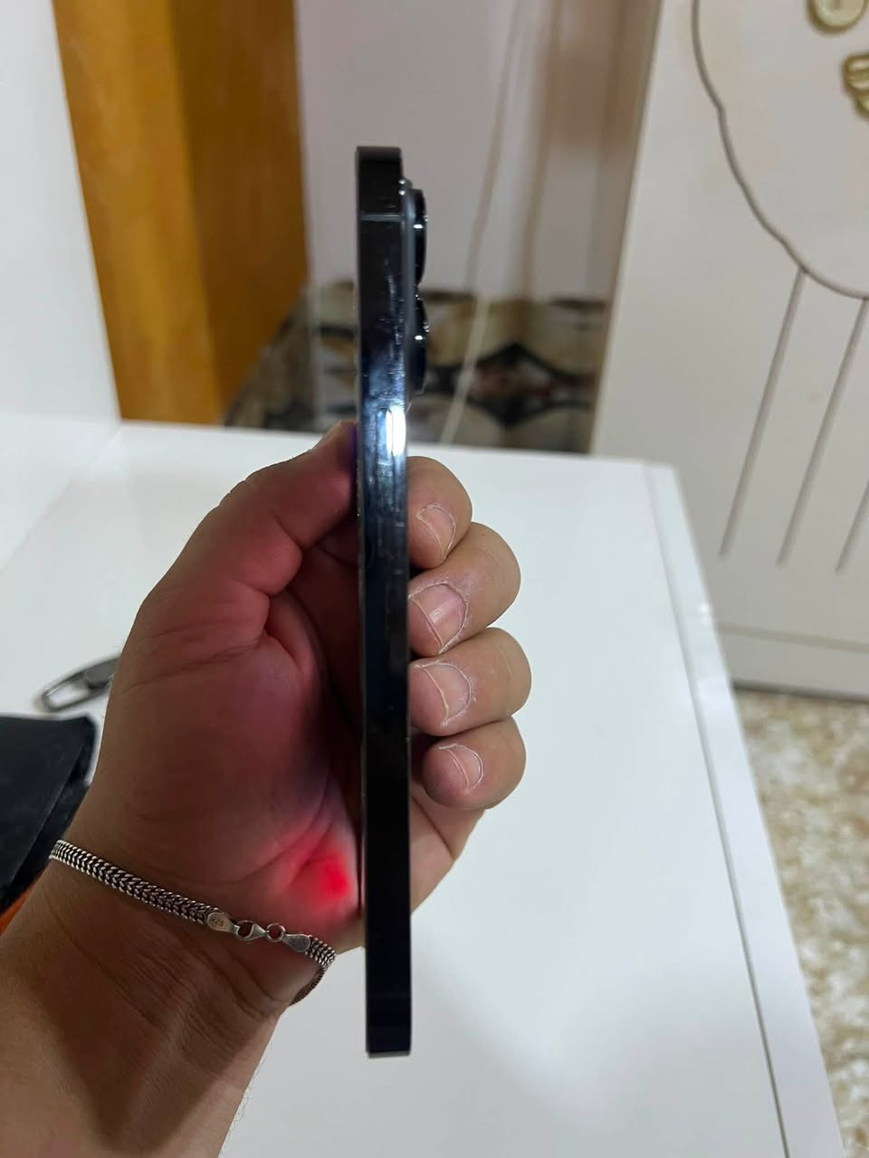 سلام عليكم
14برو ماكس دبل سيم 
امبدل شاشه وبطاريه اصليات فول جهاز مال بيت ذاكره 256 
فيس ايدي شغال شحن مايصرف 
السعر 600 بي مجال قليل مامتواجد ع فيس 
***********
