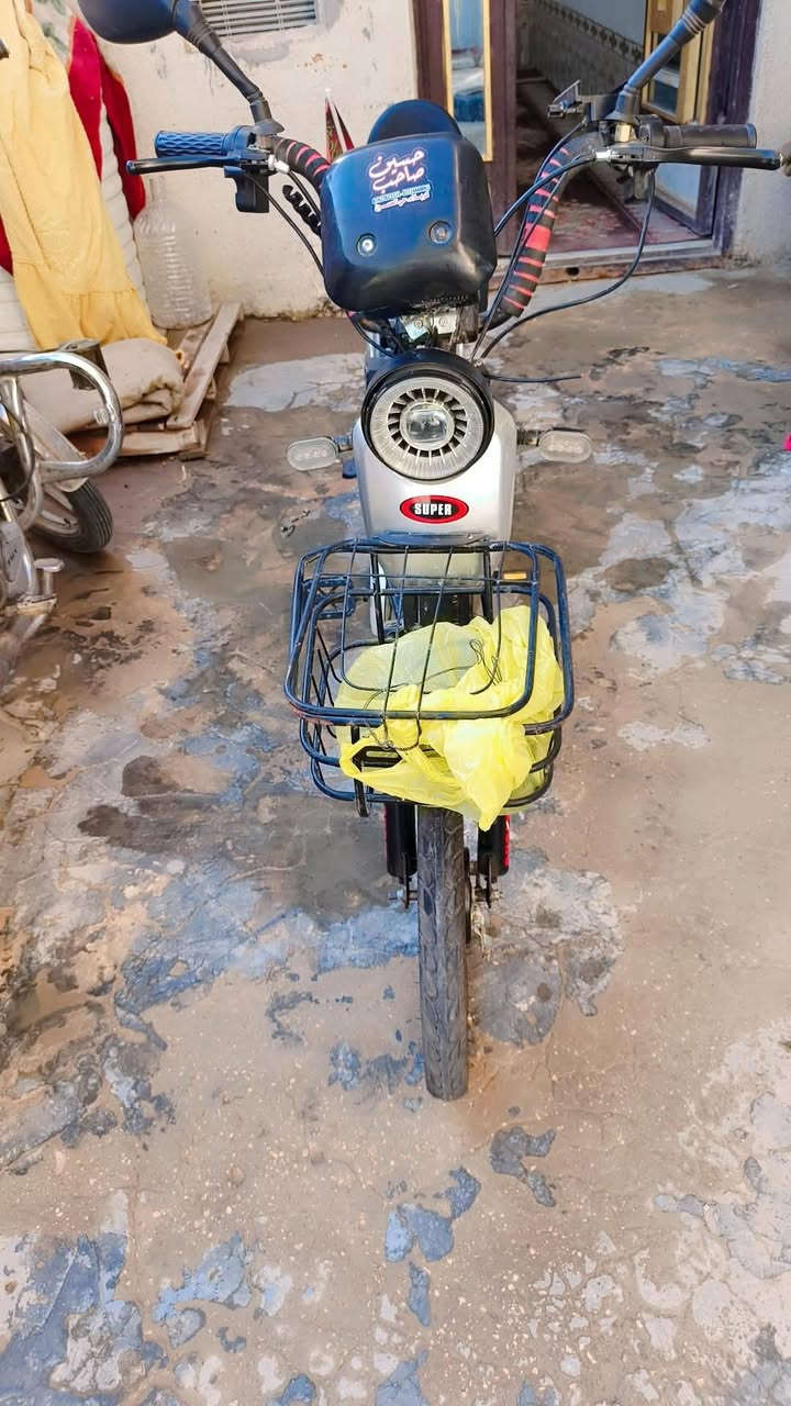 كربلاء منطقه الجمالية
بايسكل نوع R16 فول مواصفات كلش نضيف ما مستخدم هواي مكفول كفاله عامه ما مستبدل بيه اي قطعه كله بلادي سعى 325وبيه مجال لشراي يتصل على رقم *********** واتساب***********
