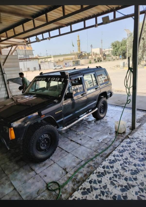 السلام عليكم جيب شيروكي موديل 91 للبيع السعر 35 بيها مجال للشراي مكان السيارة كربلاء السيارة خير من الله كير ومكينه بلادي شرط الامداور الاتصال على الرقم ***********
