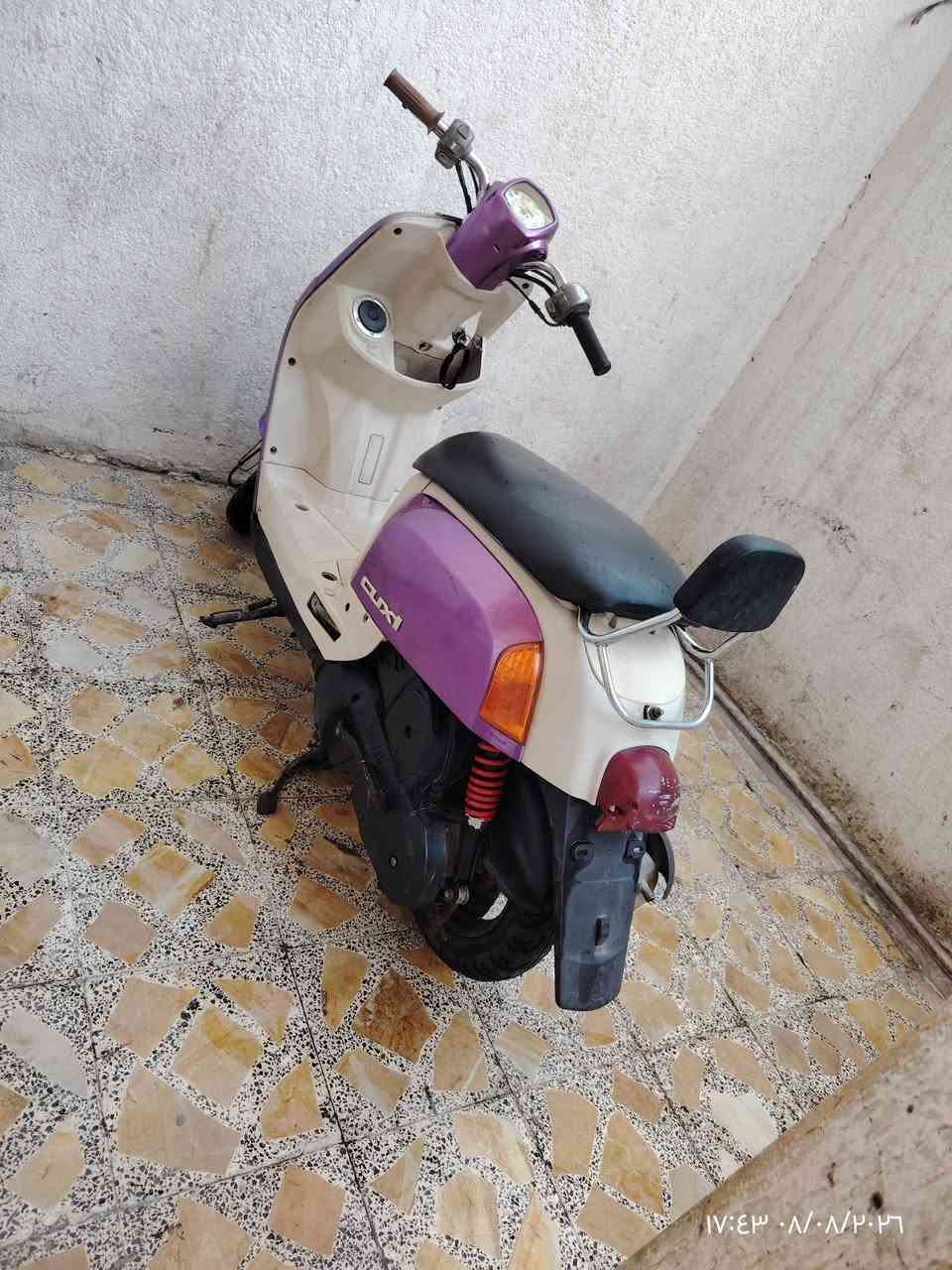 ابوليس البيع وراق دراجه حلوه وناعمه مكينته بلادي 49 كهربايات شغالات آبس عوزه باتري سعره اب 550 وأبيه مجال ***********
