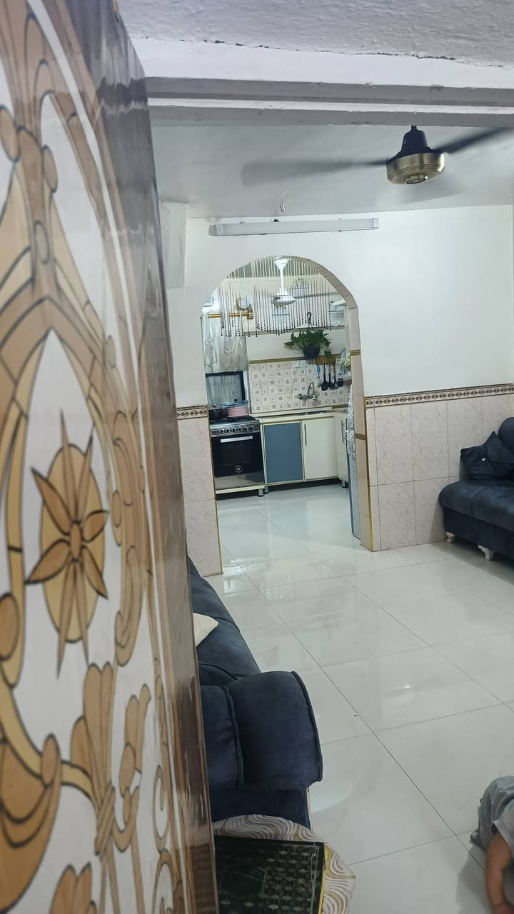 🏠 للبيع بيت في بغداد الجديدة – قرب كراج النعيرية
📍 الموقع: بغداد الجديدة، قريب من كراج النعيرية، فرع وقريب من الكراج
📐 المساحة: 54 م²
🏡 البيت طابقين وبناء نضيف
🛋️ الطابق الأرضي: صالة + مطبخ + غرفة منام
🛏️ الطابق العلوي: غرفة
📄 طابو
💰 السعر: 127 مليون قابل للتفاوض
✨ موقع مميز وقريب من الخدمات والمواصلات.

📞 للاستفسار والتواصل:
***********
