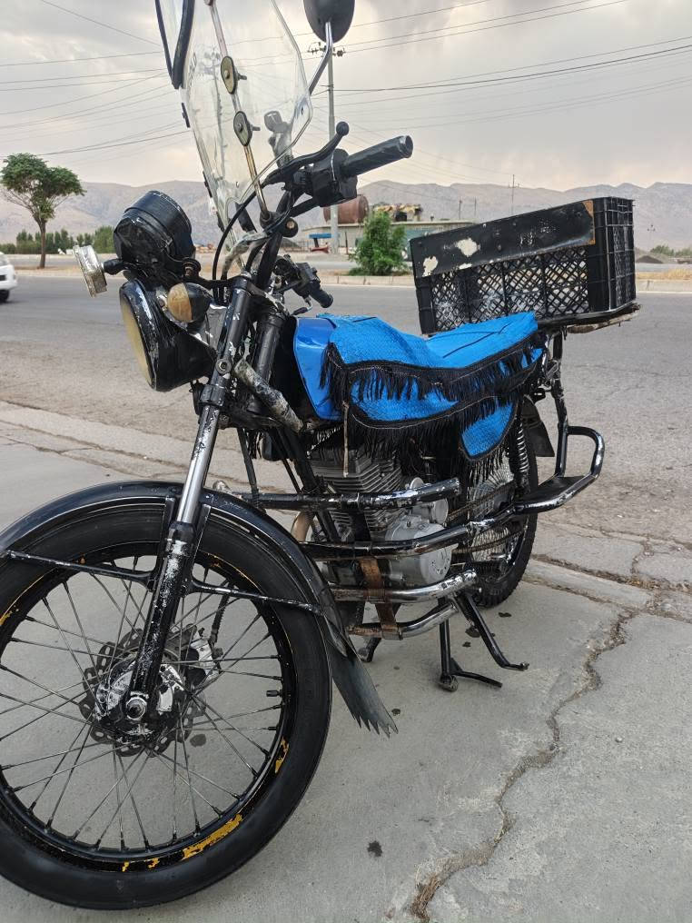 بةناوى خواى گةورة و ميهرةبان mkz موديل٩٢ مةكينة بور تايةبوتاية بةشةرت مةكينة و گيرى بةشةرت نةرون نةدووكةل نةسةوتى تيدانية كارةباى هةموو ئيش دةكات سلف سةكن لايت گشتى بةشةرت سيعرى ٣٥٠مةعامةلة مالى كةسابةتم بوهيناويت بةس سواربونى دةويت لةقةلادزيية كورينةوةشم هةية زم ***********واتساب و فايبةرى لةسةرة بشدار, السليمانية
