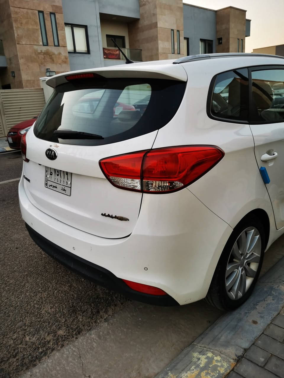كارينز موديل 2015 ماشيه 36200 قابله للزيادة... السعر 165$ التواصل واتساب ***********
