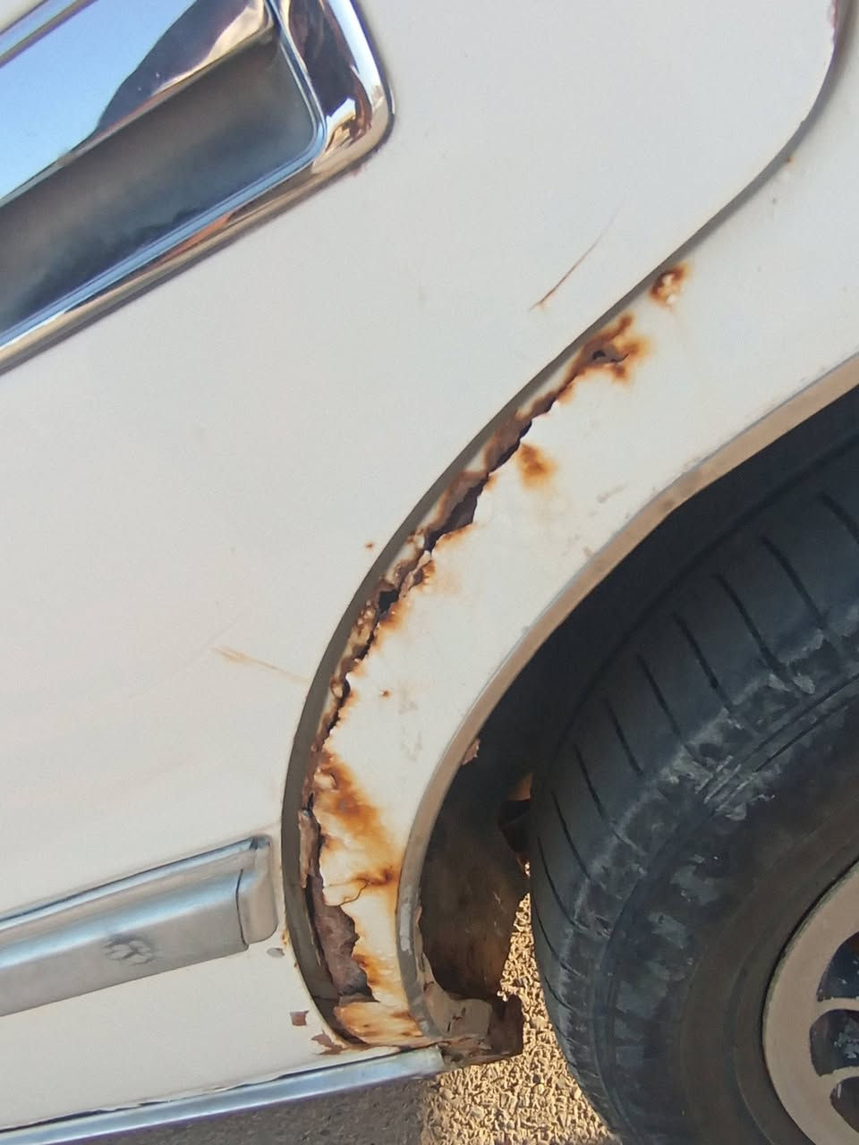 السلام عليكم سياره مارك للبيع موديل 90 سياره  عاوزها ترتيبات قليل دواخل حلوه حداديه جديده الاخياسات موجوده مثل ما موضح بالصوره فقط مكاني الناصريه اسكان الصناعي السعر 25 و بيها  مجال***********

