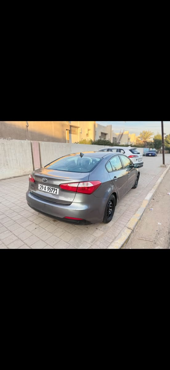 السلام عليكم
كيا فورتي وارد كندي 2016 رقم واسط دولي سنويه لل2029جاهزه كير مكينه تبريد حداديه امامي خلفي باتري جديد تخم تاير جديد منضومه غاز 60 لتر شادها بمعمل الدوره منضومه عدسات زنون  شاشه كأمره تحكم ستيرن جهتين داش كام امامي خلفي السياره بيها بنيد تبديل
وبيها طخه بلجاملغ الخلفي ومباوك ربع الباب ويا
السعر 104وبيها مجال
مكاني الكوت
***********
