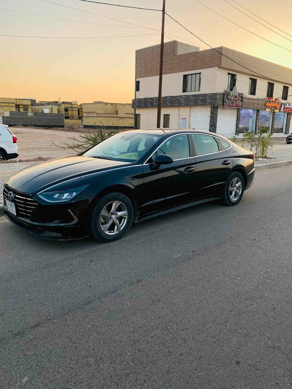 سوناتا وارد امريكي محرك 2.5 GDI للبيع 
موديل 2022 
تبريد ثلج ❄️☃️
مكينه كير مكفوفلات 👍
ماشيه 91 🚗
ضربتهه جاملق  والبنيد مبدل 🫸
وباقي التفاصيل معروفه وسياره مو فول  
السياره معوقين وكاله عامه اسويلك 
العنوان / البصرة تنومه 📍
الرقم اتصال او واتساب موجود *********** 📲
السعر 150 وبيهه مجال 💸
