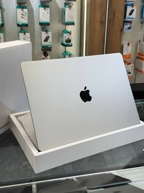 ماك بوك اير m4 2025 
حجم 15 انش 
Ram 16g 
Ssd256 
ضمان الوكالة بطارية 100 
سعر 1800 الف
مكاني بغداد البياع حي التراث
***********
