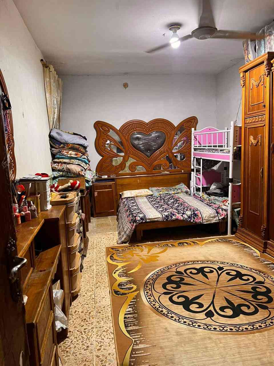 سلام عليكم دار البيع مساحت 125 متر  ابو دشير الضغط مقابيل اسواق جدو يحتوي البيت عله 
4 غرف نوم 
استقبال 
2 حولي
صحيات عدد4
ملاحضه البيت مبني سنت 2012 شارعه عالي ميفيض وماء مينطكع ابد
التواصل عله رقم 📱 ‏‪*********** وتساب فقط
