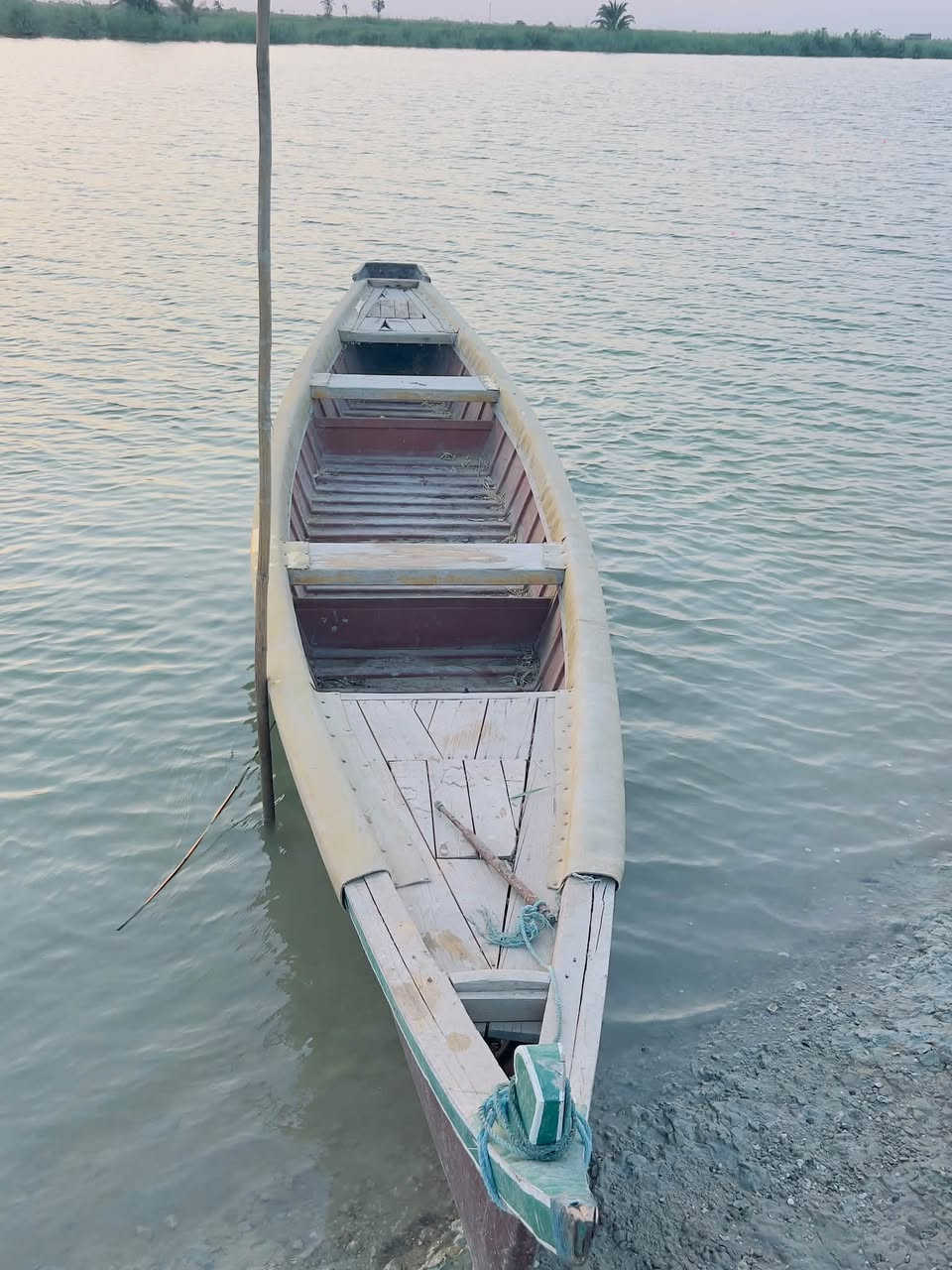 سلام عليكم خوان بلام للبيع نضيف كلش  طول 8 متر شراي يجي خاص ***********
