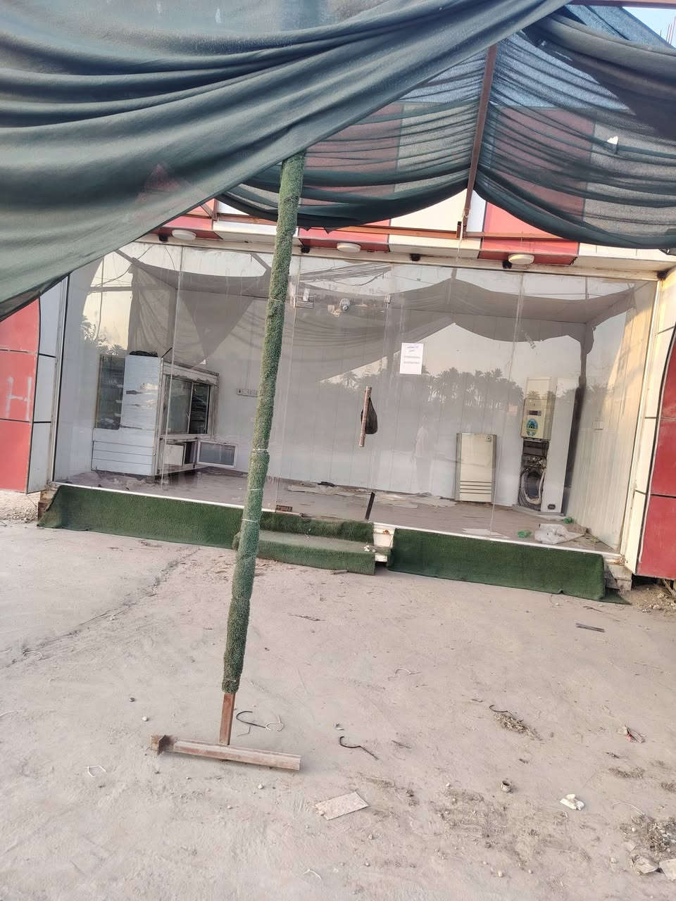 اسلام عليكم
كرفان
 طول ٦ عرض ٣ 
للبيع 
سقوف ثانويه كامله وكهراء مسس كامل 

للستفسار اتصل على القام التاليه 
***********
***********
