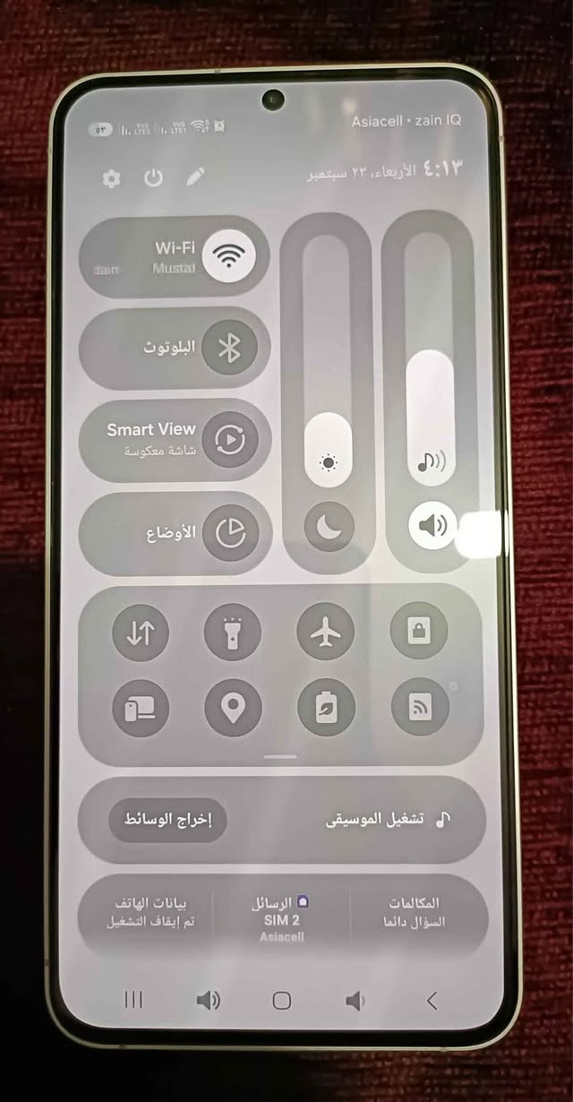 السلام عليكم 
سامسونج  s25 fe 
ذاكرة 128 
رام (8+8)
اللون ابيض 
 عربي شرق اوسط دبل سمكارت 
 بدون باكيت وياه كيبل وشاحن
 سامسونج 45 واط وسماعة تايب سي 
 الجهاز استعنال شهر  
بدون اي شخط حاطله لزكة ضد الكسر للكامرا والشاشة وكفر اصلي للهاتف 
السعر ٦٠٠ الف دينار قفل 
 بيع بدون مراوس 
لايوجد توصيل 
مكاني  بغداد الكسرة
الشراي يتصل  
*********** بغداد, العراق

نص مكتوب في الصور:
- RAM Plus
- قيد التشغيل
- يستخدم RAM Plus مكان التخزين الخاص بهاتفك ليوفر الذاكرة الافتراضية. اختر ذاكرة افتراضية أكبر للسماح ببقاء المزيد من التطبيقات المفتوحة في الخلفية. اختر ذاكرة افتراضية أقل للمحافظة على مساحة تخزين أكبر خالية.
- ٢ جيجابايت
- ٤ جيجابايت
- ٦ جيجابايت
- ٨ جيجابايت