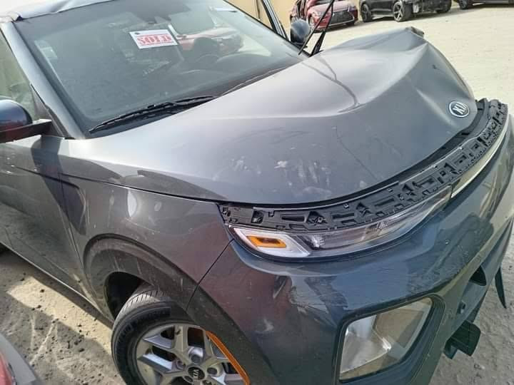 السلام عليكم سيارة كيا صول 21 وارد امريكي رقم بغداد بسمي كير مكينه تبريد خير من الله سياره مكينه 2000دوش مكان واسط قضاء الموفقيه سعر 110وبها مجال ***********
