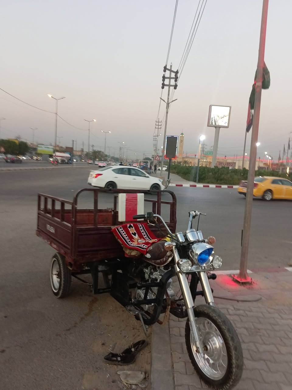 سلام عليكم ستوته مديل. 12 اصولي نضيفه خير من يم الله جاهزه من كلشي السعر 1300.ليريده هاذه رقمي ***********
