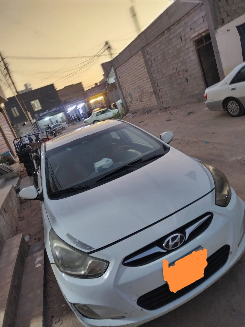السلام عليكم
اكسنت 2013
خليجي
محرك 1600 المرغوب وعلى شرط
فول مواصفات
فتحه السياره
اشاير بل مري
تحكم بل مري
5 ويل كب
نظام ECO
نظام ABS
السياره كفاله عامه بس بيه الباب الورا السايق بي شخوط خفيفه كلش فقط الباقي مكفول
والسياره بيه حالوب 
خفيف
سياره خير من الله ومال جناي

رقم بابل باسمي  تحويل شوكت ميعجبك

سياره بس تبريد واكف بس الفان يشتغل

راسل وبيك خير وتدلل

السعر 💵 90  وبيه مجال للشراي مكان السياره نجف الاشرف
واتساب ***********
