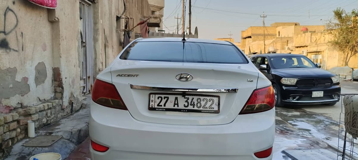 سلام عليكم اكسنت للبيع موديل2014شكل 16
سياره جاهزه وفول
مكينه وكير 1600
حداديه خير من الله 
تبريد شغال 
دسك امامي وخلفي
شاشه كامره خلفيه
ضرر سياره باب مدكر المامي تبديل بدون دواخل جه اليسره 
سعر سياره 88وبيه مجال العنوان ناصريه مدينة الصدر 
رقم الهاتف ***********
