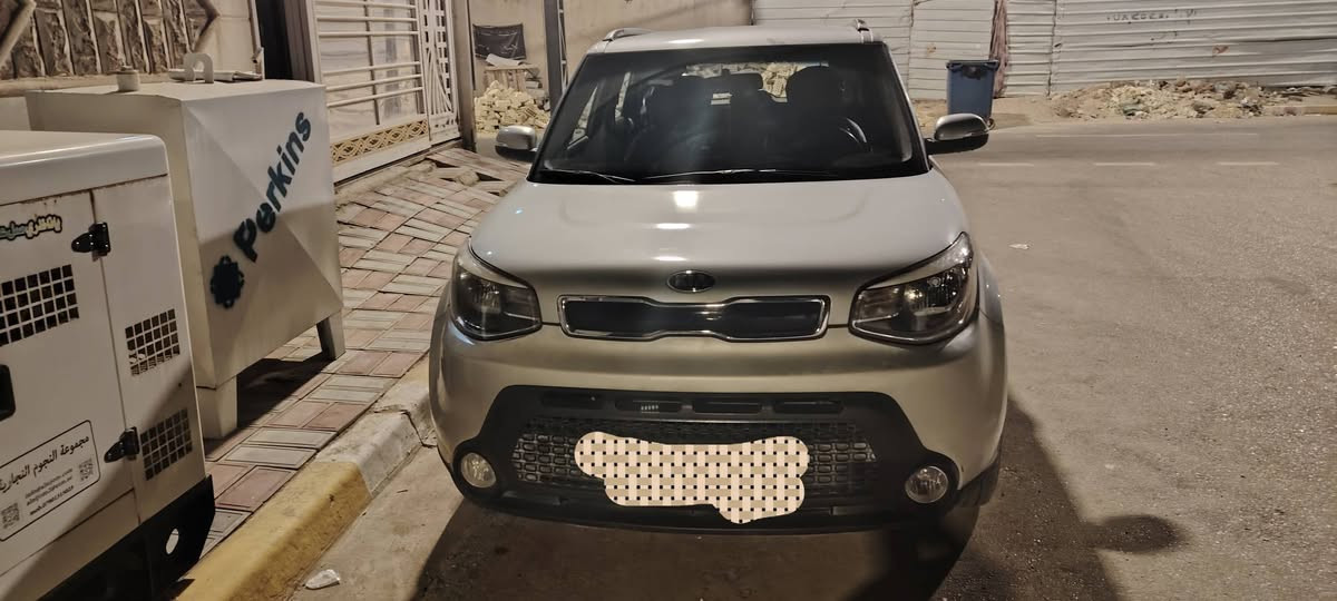 السلام عليكم
صول موديل ٢٠١٥ رقم بابل باسمي  وارد امريكي حادثها بالجنطة محرك ٢٠٠٠ GDI  وباقي المواصفات المعروفة
 مكاني كربلاء
للاستفسار ***********
