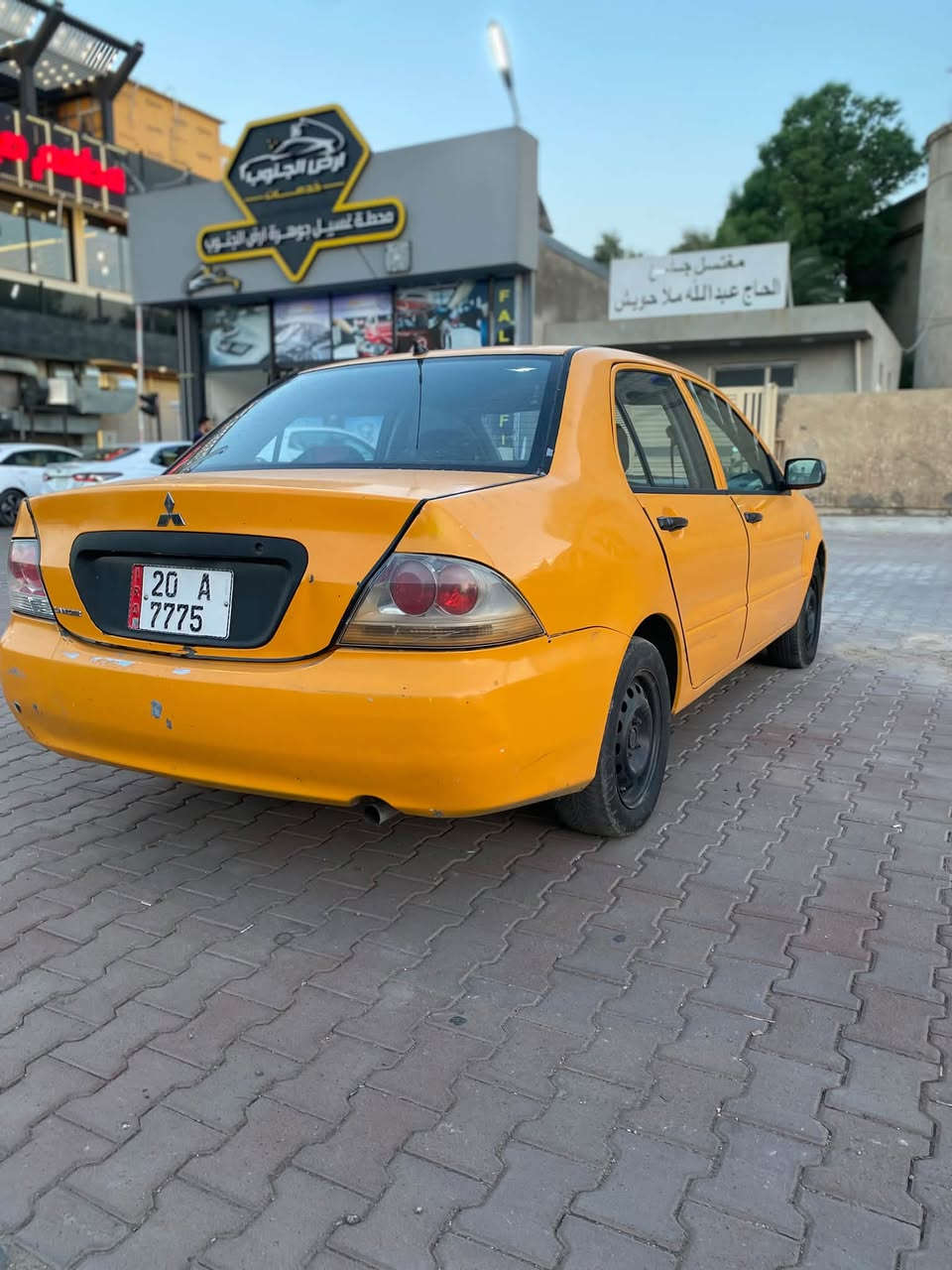 سلام عليكم
لانسر مديل 2009 وارد امريكي 
1600 كير اوتو ماشيه 188 
اصل لون سلفر مصبوغه صفره 
رقم مميز 20 ديالى 
شرط تحويل 
تبريد خير من الله 
مكينه ناعمه بلاديه
داخل نضيف 
باتري جديد
صدر خلفي جديد 
صدر الامامي نص عمر
دوشمه جلد 
داخال رصاصي واسود 
شاشه كار بلي 
سياره ممتعوبه 
سعر 65$ 
وبيه مجال 
تواصل (***********)
مكان سياره بغداد
