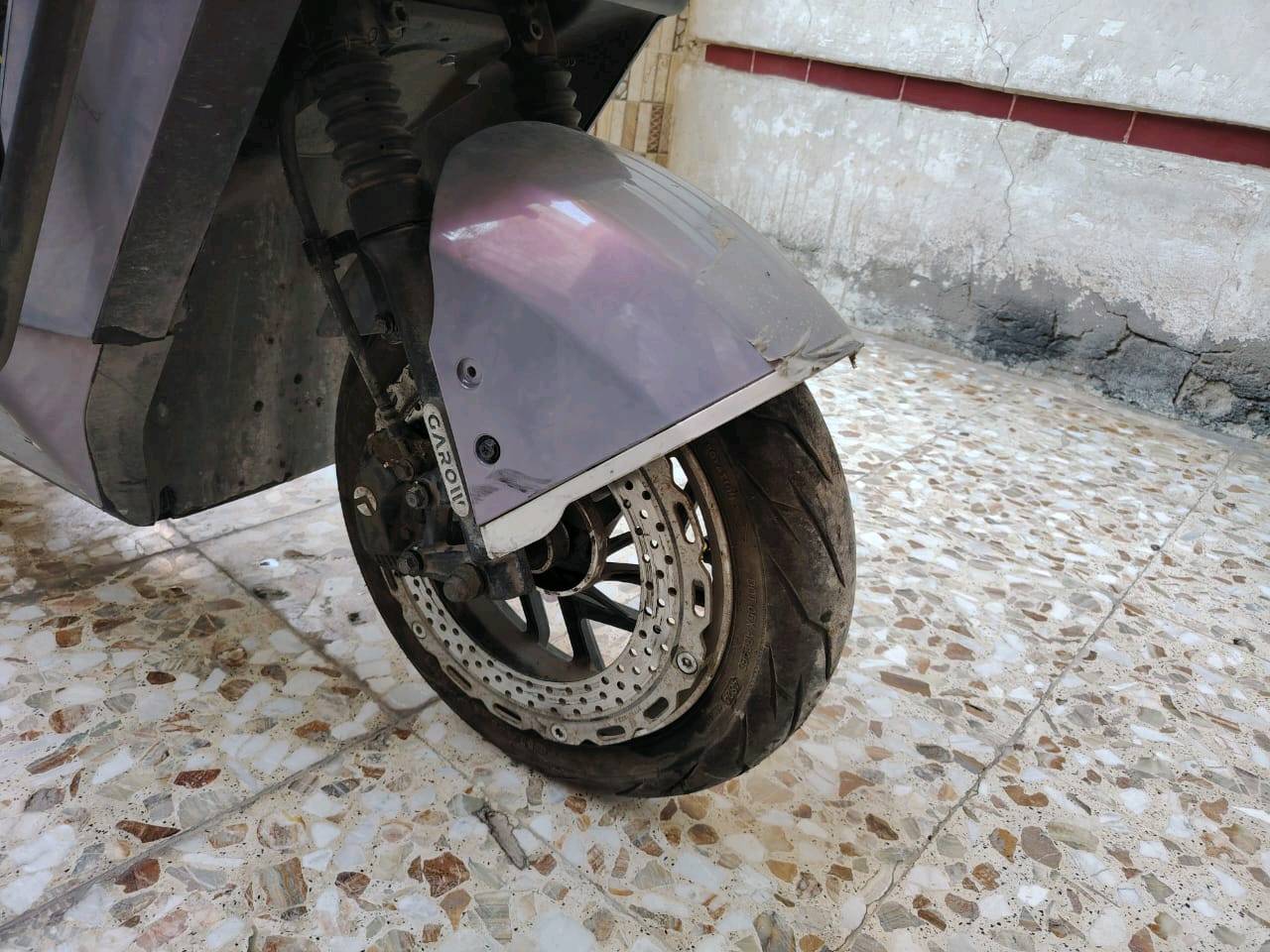 دراجة Garow HVS 318
٦ بطاريات ٣٢ امبير ما مبدلة
٤ سرعات تقفل على ١٢٠
ميزة تثبيت السرعة
ملف ١٥٠٠ واط
نظام انذار
لايتات امامي خلفي عالي ناصي
نظام بك
تاير خلفي جديد
حجم التايرات ١٣.٥
منفذ USB
مساحة تخزين كبيرة
درع حماية مع إمكانية إضافة حقيبة تخزين خلفي
ميزة فصل ذاتي للشحن بعد شحنها بشكل كامل
مقعد مريح يسع شخصين
دبل سويج
سبب البيع هو خلل مسبب اهتزار بالماشة نتيجة عدم صيانتها بشكل صحيح
السعر 65٠ الف وبيها مجال
رقمي *********** ومتوفر واتساب