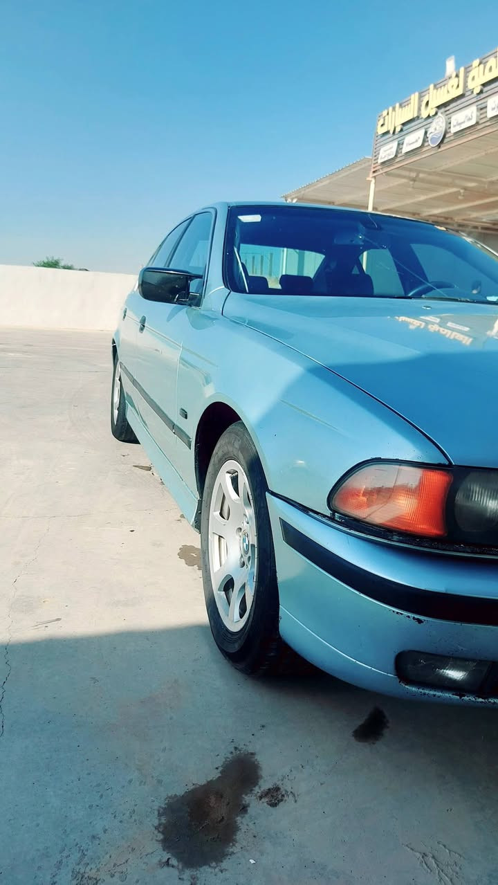 السلام عليكم
للبيع BMW صقر موديل (2000)

سياره نضيف محرك كير مكفول 

مصبوغ عام للجماليه محرك 30 دبل 

العنوان بغداد #ناحيه_المشاهدة 

ملاحظة سياره حادث جاملغ خلفي 

سياره بأسمي . سعر(85) بيها مجال 

للتواصل والاستفسار (***********)
