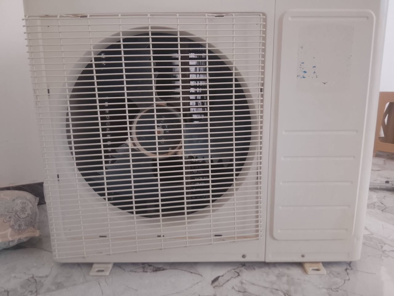 السلام عليكم ورحمة سبلت طن ونص للبيع 
تبريده ثلج اقسم بلله ثلج شركت (SUNNY)
***********
