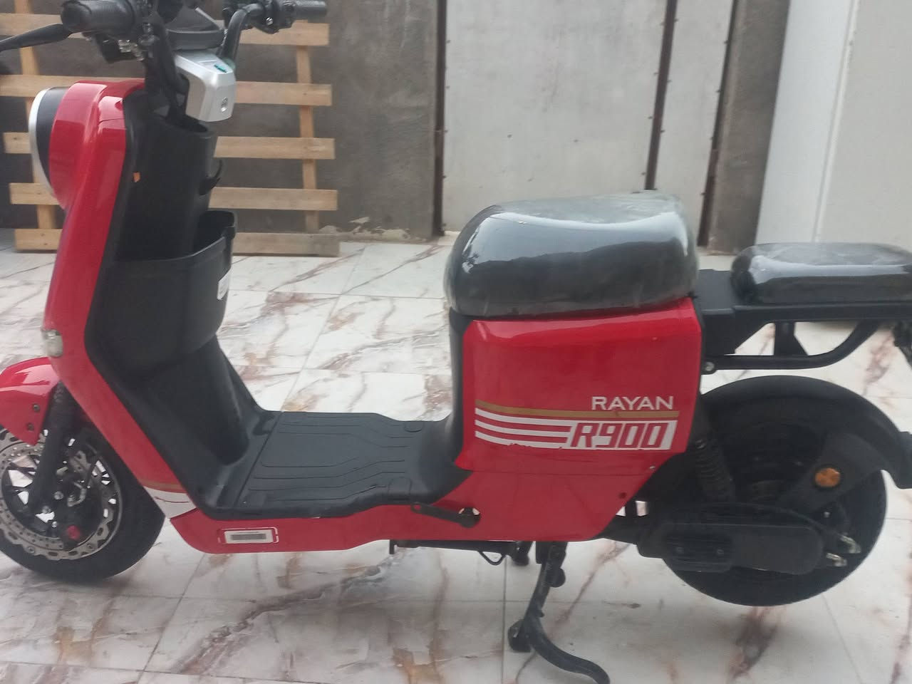 دراجه r900ريان مديل 26 دراجه جديده كلشي شغال شرط الفحص بعدها عدل دراجه  مالت محمد الوكيل  بطاريات ريان مديل 26 دراجه حلوه ونضيفه عنواني بصره شط العرب الجزيره شارع الصقر قرب مدرسه الصقر السعر خاص مستعجل عله بيعتها  الاتصال ***********
