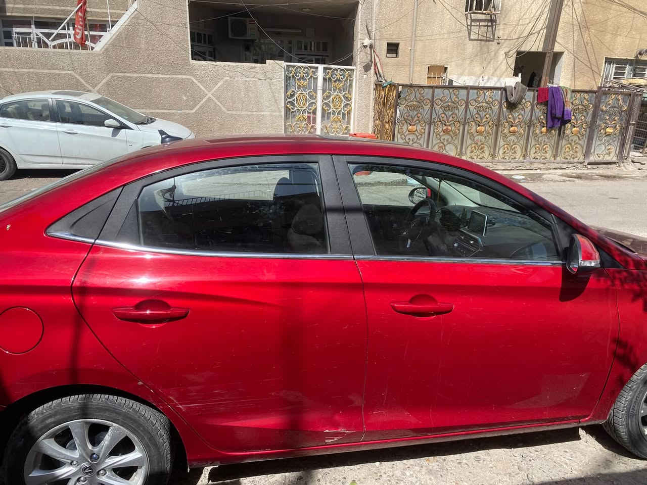 شانجان L7
موديل 2025
فول مواصفات عده البصمه
ماشيه 48الف
بعده بضمان 
سياره مكفوله من صبغ او عطل ميكانيكي
سياره حره بعده بسم الشركه تحويل ثاني يوم 
سياره بيه طخات بسيطه مبينه بصور مابيه ضربه قويه 
عليه غرامات مليون ينزل من سعره 
مكانه بغداد جديده 
سعر 15 مليون وبيه مجال بسيط
***********
