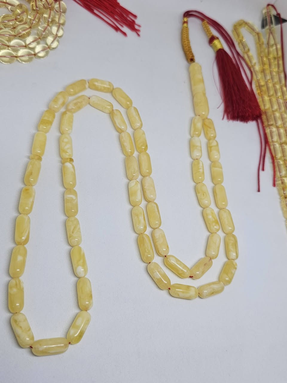 كهرب بولندي حر طبيعي مكفول🇮🇩 خام أبيض وكريمي سيراميك لماع شجري  بعسل ملطخ جبس👑🍯🥛
الوزن ٢٦ غرام  و٥٣ خرزة قياس ١٤×٧ 👑
السعر  ٢٧٠  ألف دينار 👑🥛🍯
ألتوصيل مجاني لكل العراق👑***********
