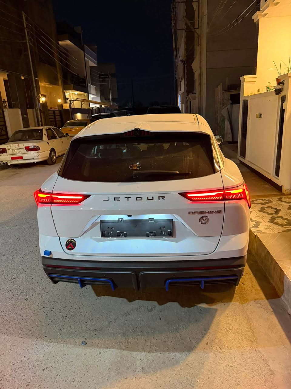 � للبيع جيتور داشينج Comfort موديل 2026 🔥
🚘 المواصفات:

• محرك 1.5 تيربو 4 سلندر

• قوة 156 حصان

• قير 6 سرعات DCT دبل كلتش

• دفع أمامي

• جنوط 19 إنچ

• فتحة سقف بانوراما

• داخلية جلد

• شاشة 12.8 إنچ

• شاشة عدادات رقمية

• كاميرا 360°

• حساسات خلفية

• صندوق كهربائي

• تشغيل عن بُعد

• مفتاح ذكي وبصمة

• أنوار LED

• مرايا طي كهربائي وتسخين

• شحن لاسلكي

• مثبت سرعة

• مكيف إلكتروني وفتحات خلفية

• مقاعد أمامية كهربائية

• تدفئة وتبريد للمقاعد

• فرامل يد كهربائية

• أنظمة قيادة Economy وSport

• أنظمة أمان ومراقبة النقطة العمياء

🔥 الممشى تقريباً8000 كم فقط

السيارة شبه جديدة ونظيفة جداً واستخدام شخصي ومحافظ عليها بشكل ممتاز

لا تحتاج أي شي وجاهزة للفحص بأي مكان يختاره المشتري

💎 لون أبيض مميز

📍 الموقع:بغداد

💰 السعر 21 مليون وبيهه مجال
***********
