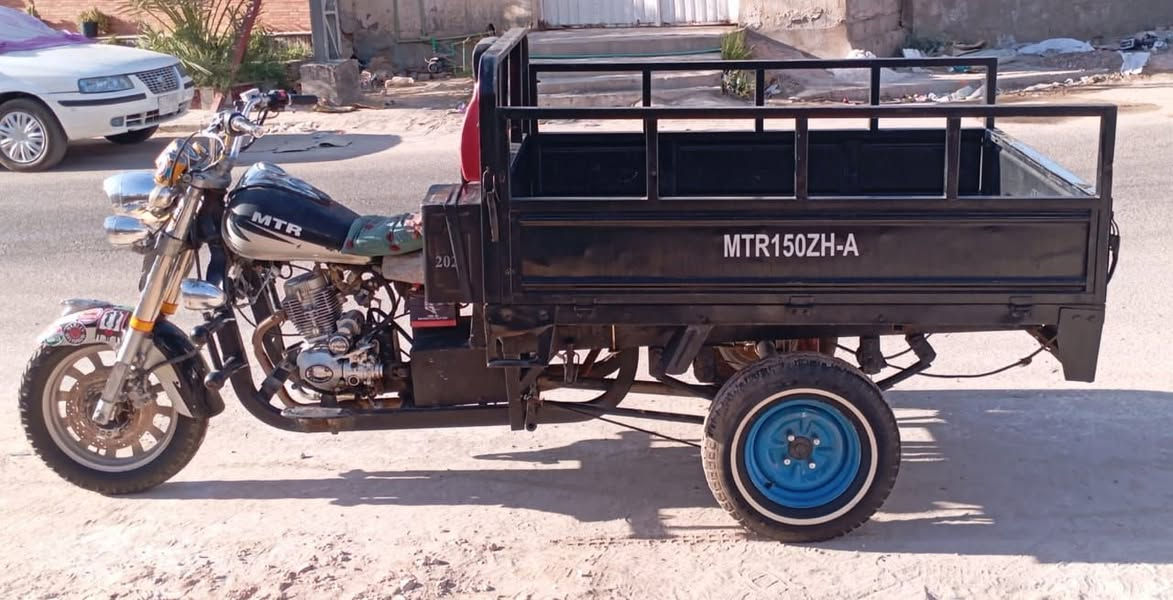 السلام عليكم 
ستوتة للبيع MTR
موديل 22
لون اسود
اوراق اصولي باسمي 
بيه بليته
شاصي مكفول من . طك . فطر . لحيم . خياس . معجون : 
ركبة مكفولة 
ضفيرة جديدة . كهربائيات بالجيس 
زوج تايرات وره جدد ابو الخطة البيضة الاصلية
زوج ويالة وره جدد 
باتري . كابريته . شخاطة . عقل . كتف شحن . كويل . جدد
دشبول جديد 
وجه جديد
لايتات وره جدد
محرك 26 بس مستخدم اخذته ب180 الف + ملف جديد 
تجوة جديدة
صناديق بلادي
تشتغل سلف . هندر 
بلك . واير بلك جدد
ساعة شغالة
بانزين ماتصرف
دهن كل 10 ايام  ابو 5000 الاصلي الثخين
اكسن جمرة مقفل 
جوزة جديدة
دبلات الوره والكدام شغالات
مكاني مشخاب 
السعر مليونين وبيه مجال حك الجية
رقمي ***********
