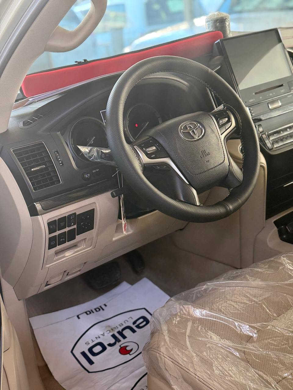 تويوتا لاندكروزر  2021 GXR (Grand Touring – SAS)
 (باب أول – شركة SAS) 
السيارة على وضعها البلدي (أصلية بالكامل)
بدون صبغ، بدون بارد، بدون تبديل، بدون رمل
دعاميات ولحيات بشرط وكالة مغلفه PPF 
كفالة عامة من كلشي
محرك بشرط 
4 تايرات دنلوب أصلية جديدة
سنوية + زنك + رقم كلها جديدة وجاهزة
جاهزة 100% بدون أي نقص
المواصفات (فل فل 1/1)

🟪 السعر  :: اتصل 

فتحة سقف
بصمة تشغيل + أبواب (2 بصمة)
تشغيل عن بعد
صندوق شفط (كهربائي)
3 شاشات
4 كاميرات
شحن وايرلس
كشنات جلد + كشنات كهرباء (كشن السائق 3 دكم)
ثلاجة
نظام ECO 
ماشيه ٥٨ الف
حساسات أمامي وخلفي
مرايا شفط + طي أوتوماتيك
لايت LED + زينون 
***********
