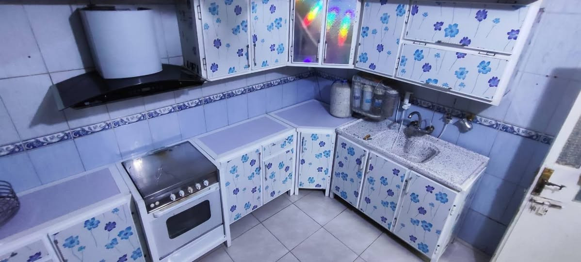 كاونتر للبيع تزكاام درجه اولى وياه طباخ وشافطه سنك مرمر كرانيت انه مكلف الشراي يتصل *********** عنوانه ابو رمانه عمارة, ميسان
