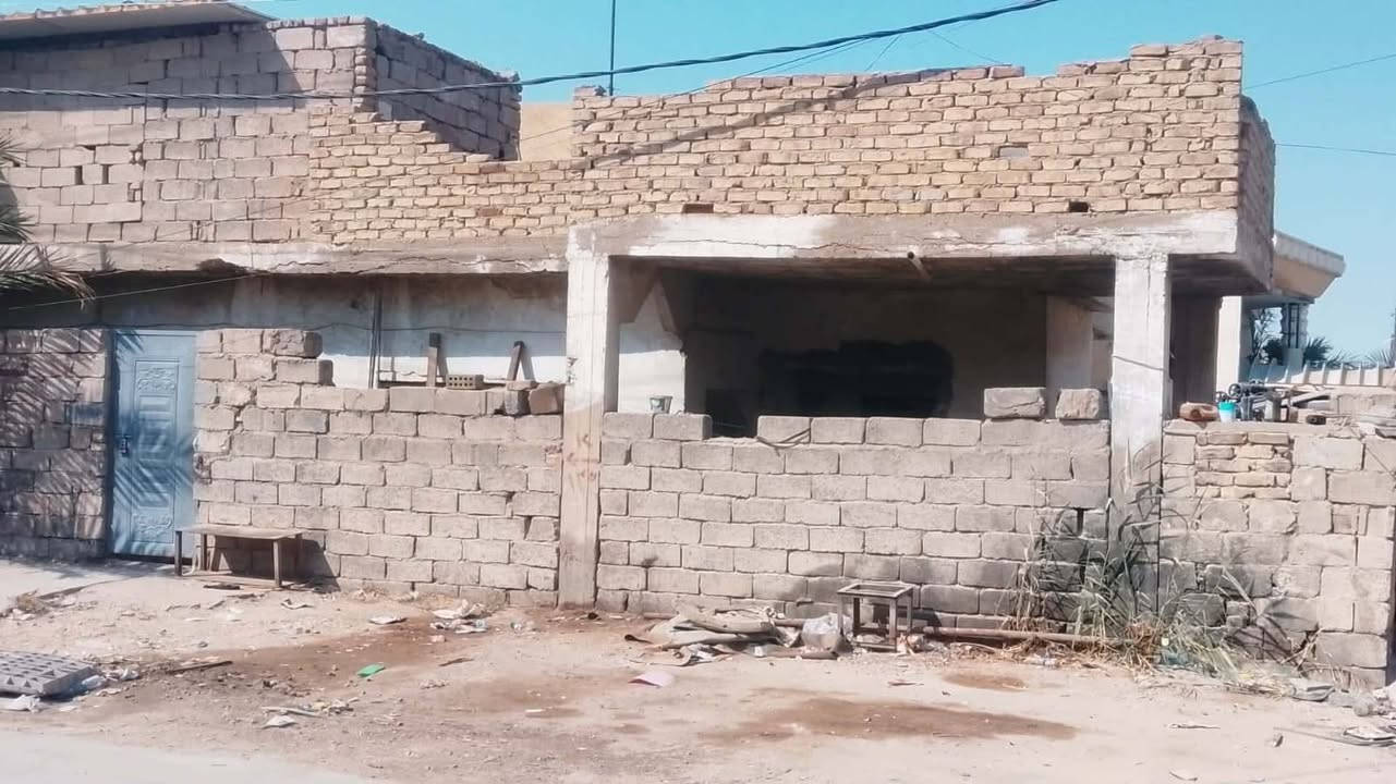 بيت في ابوغريب الحصوة مقابل جامع الحي القيوم
للبيع 200 متر السعر 120 وبي مجال 
للاستفسار الاتصال ع رقم 
***********

