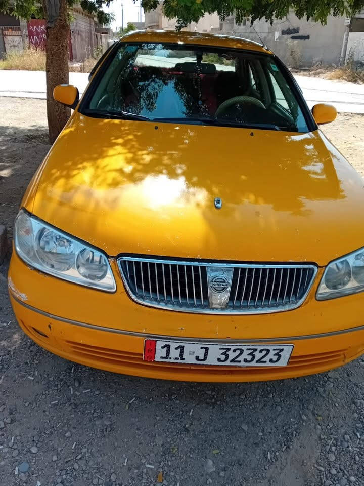 نيسان سني ياباني موديل ٩ بسمي رقم انكليزي وهزه جديده السياره كل عيب مابيهه موبايل.  ***********  والسعر ٨٠ ورقه قابل للتفاوض
