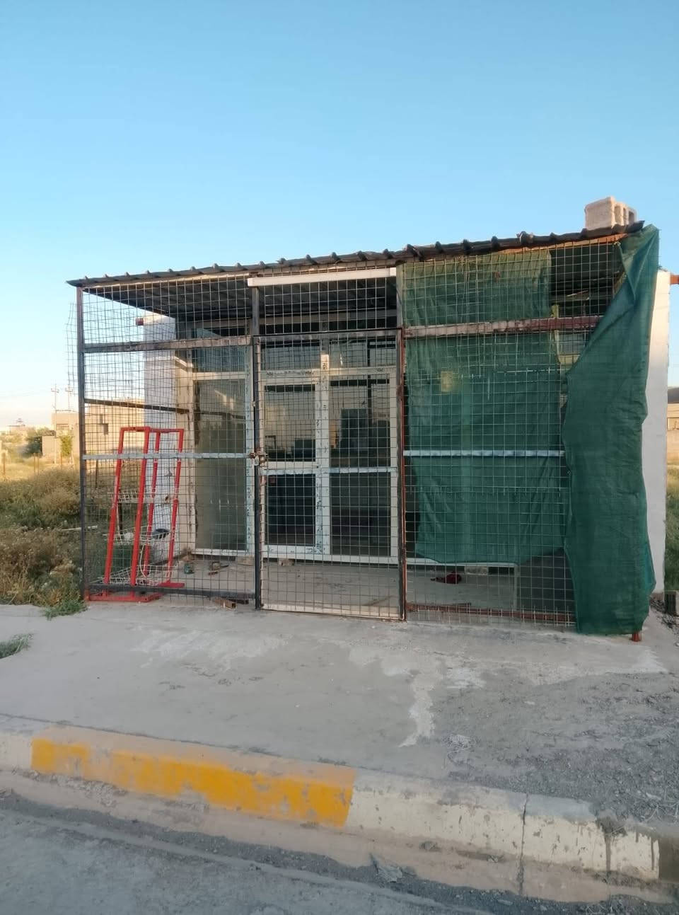 محل للبيع
العنوان  شهربان حي العباس
 بنص المنطقة بالساحه
الارض مجازة من البلدية رسمي كل 5 سنوات تدفع 150
قرب الاسواق مدرسة في المستقبل وموقع ممتاز

المساحة 7 × 6 والقفص الخارجي 2 × 6

السعر ( 5 مليون ) وبي مجال

الاستفسار ***********
