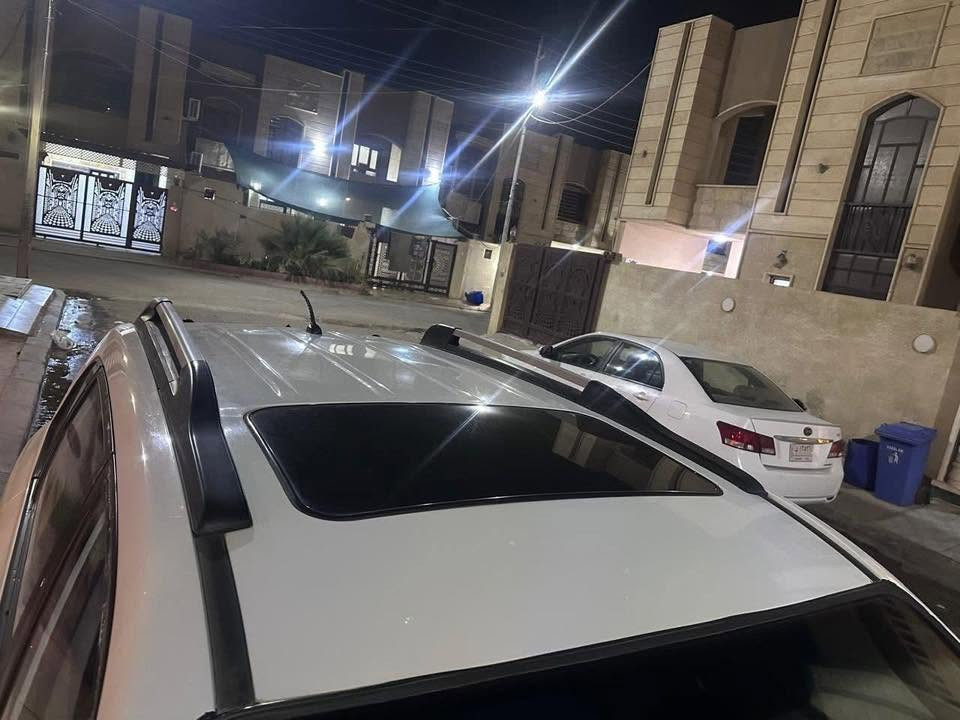 (مكلف بالنشر غير متواجد على الفيس)
السلام عليكم ورحمة الله وبركاته 
للبيع فقط 
الـنوع :  هونداي خليجي   ✔️ 
الفــئة : توسان 2009 اعلى فئة Jx
اللـون : ابيض 🔘 
 سعـة المحرك :  2000 
الضرر تبديل بنيد شركة بسبب ضرر طارف البنيد / طارف جاملغ

سنويه لغاية 👈. 2029 شرط التحويل او تريد وكالة  
الحـالة : داخل خارج جديد 
رقم أربيل دولي مميز
ويل كب كامل
(تدفئة + تبريد) شغالة 
فتحه سقف
 كير + محرك كفالة جديد 

السعر :110 
__________________________
للإستفســار 
 ***********
المـكان : صلاح الدين / تكريت
