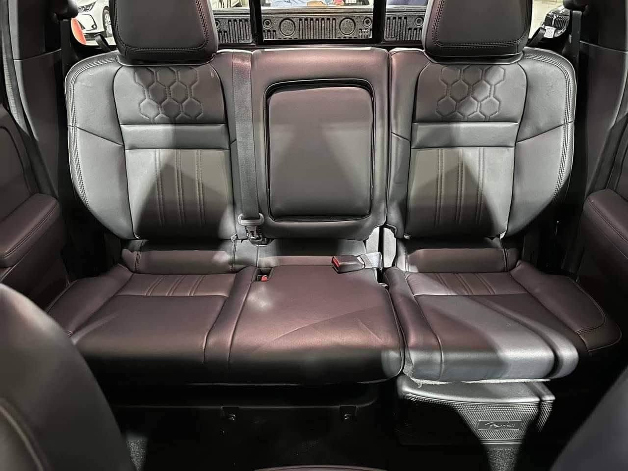 ✅ محرك 3.8 V6 بقوة 310 حصان

✅ جير أوتوماتيك 9 سرعات

✅ دفع رباعي 4×4 (Four Wheel Drive) مع 2H / 4H / 4L وقفل دفرنس خلفي إلكتروني

✅ Double Cab (دبل قمارة)

**(فتحه سقف)
**(كشنات جلد)
**(ايرباك سليم )

**(***********)

المواصفات:

* كاميرا 360°

* رادار أمامي

* حساسات أمامية وخلفية

* مثبت سرعة ذكي (ProPILOT Assist)

* تحذير الاصطدام الأمامي مع فرملة طوارئ

* تحذير النقطة العمياء

* تحذير الخروج عن المسار

* تنبيه حركة المرور الخلفية

* شاشة لمس مع Apple CarPlay وAndroid Auto

* تشغيل بصمة

* ستيرن متعدد الوظائف

* تدفئة المقاعد الأمامية

* تدفئة الستيرن

* مقاعد جلد مع شعار PRO-4X

* مكيف أوتوماتيك ثنائي

* جنوط رياضية 17 إنش

* إضاءة LED

* هوك سحب وكالة

* سلة تحميل مع Rail System

* مثبت نزول المرتفعات (Hill Descent Control)

* مساعد صعود المرتفعات (Hill Start Assist

**جاملغ امامي ايمن  بارد كد شبر 

**وبنيد بارد  شبر 

**وباب خلف سايق مطخوخ من جوه على ربع باب  ونصبغ على كد طخه ولايح باب سايق شوي كلهن بالعراق طخات بسيطه Singapore
