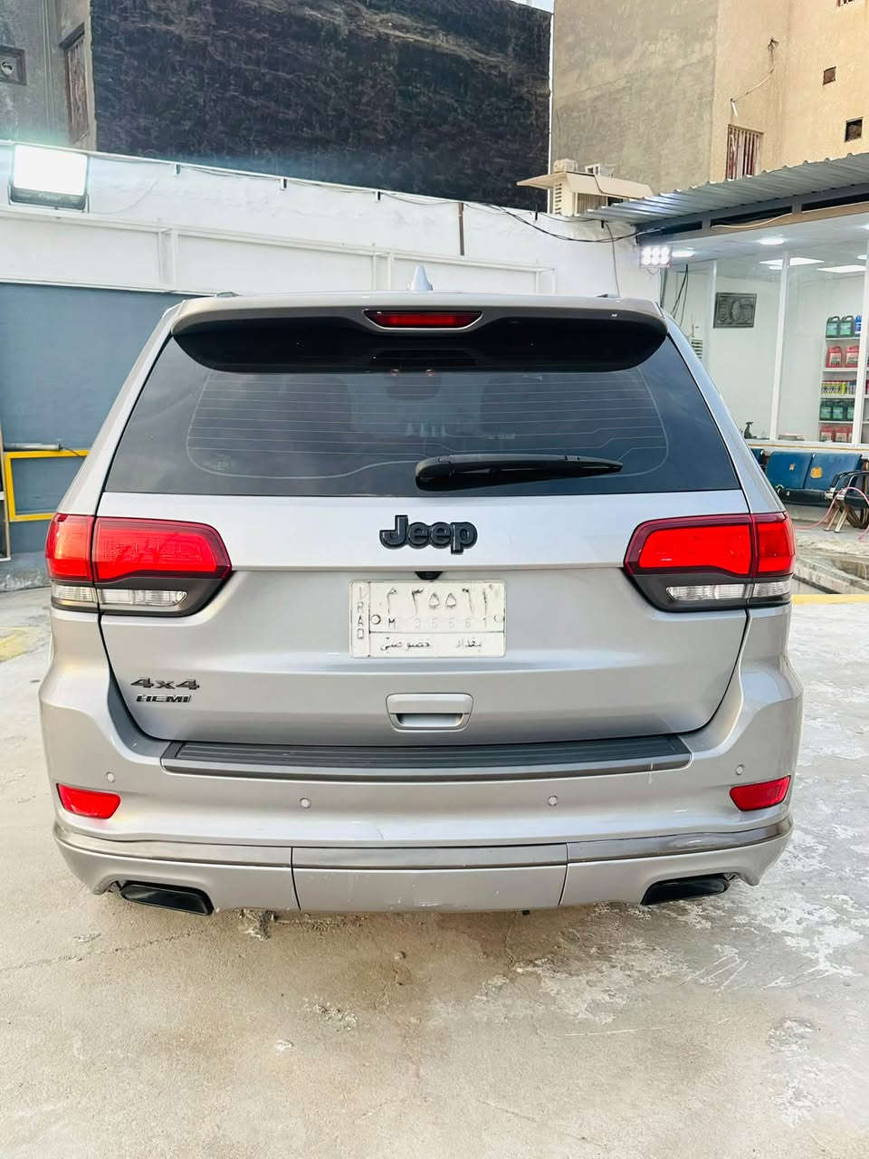 HEMI V8 • ١١٠ ألف كم • جلد اسود