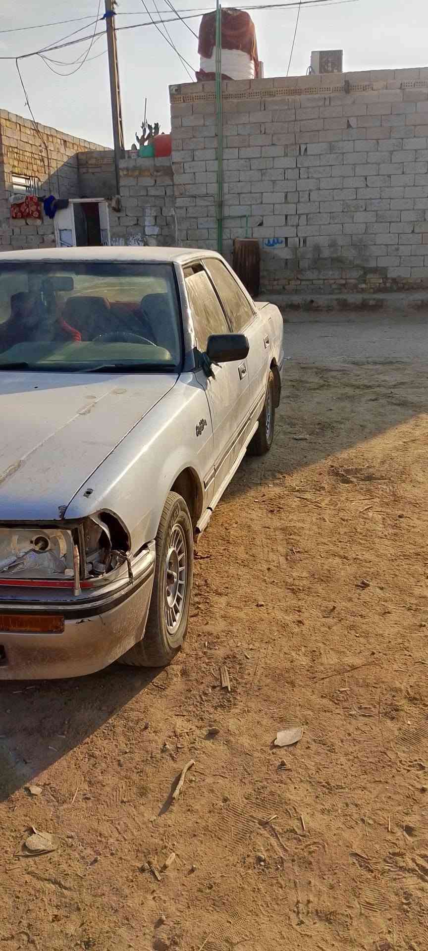 السلام عليكم هارتوب للبيع مديل89 سنويه ساقطه صار لها اربعه اشهر السياره مداور ثاني يوم كيره تعبان رقم نجف 
***********
