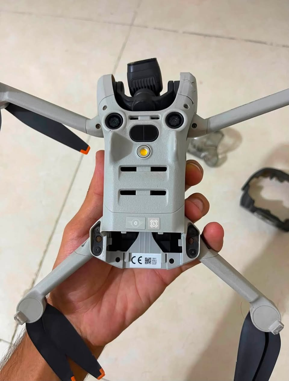 درون mine 4 pro
ملحقات موجوده بالصورة
بطاريات عدد 5 شواحن عدد 2 
جنط 2 و جوستك اضافي بدون شاشة
كارتونه موجوده اصل الدرون سنكل 
بي فطر بالشاصط مثل ما موضح بالصور ما مأثر عليها نهائيا 
شغاله طبيعي بدون اي مشكله 
عنوان بغداد توصيل ماعندي 
استفسار اتصال ***********
