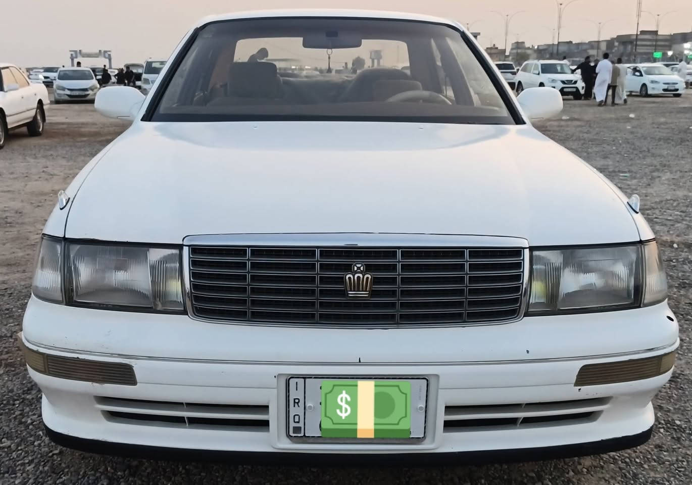 تويوتا كراون بطه موديل 93
جاهزة من كلشي 
محرك 3000 كفاله
كير كفاله 
تبريد ثلج  
حدادية ما بيها اي نقص
السيارة كفالة من العيب الشرعي والكص ونقل جثه والضربة
صبغها ع البلاد 
السيارة كلها ع البلاد وكلشي بيها يشتغل 
رقم بصرة انكليزي سنويه لغاية 2030 
شرط التحويل 
مكاني بصرة 
للاستفسار.....
***********
