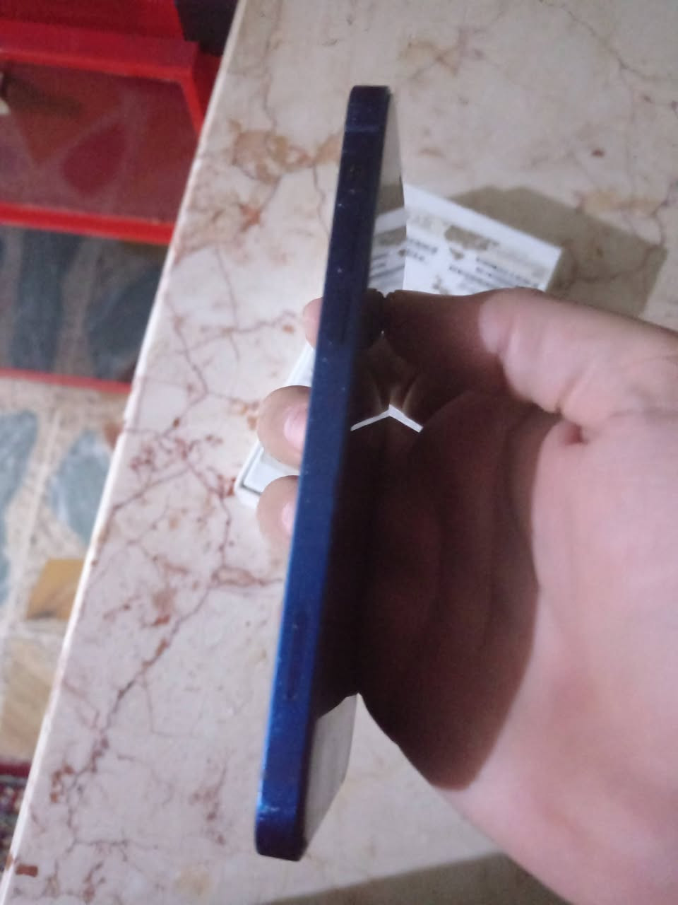 آيفون 12 

بلادي كله لاداخل صيانه ولامفتوح نهائياََ

استخدام شخصي صارله 3سنوات عندي

 بلادي بس بي شخوط بشاشه بسيطات موضحات بصور

بطاريه 74 شرط قطاره بل شحن 

ذاكره 64

سعره 280

اخوان جهاز بلادي ع أيدي مو من ذني التعبانات

الشراي يتصل او يدخل خاص ***********

نص مكتوب في الصور:
- ٤:٤٣
- حالة البطارية والشحن
- رسالة مهمة حول البطارية
- حالة بطارية هذا الـ iPhone متدنية جدًا. يمكن استبدال البطارية عن طريق أحد مزودي خدمة Apple المعتمدين لاستعادة المستوى الكامل للأداء والقدرة.
- العثور على خيارات الخدمة...
- الحد الأقصى للقدرة
- ٧٤٪
- هذا قياس لقدرة البطارية مقارنة بقدرتها عندما كانت جديدة. قد تتسبب القدرة المنخفضة بتقليل ساعات الاستخدام بين عملية الشحن والأخرى.
- أقصى قدرة للأداء
- ستساعد الأنظمة المضمنة في النظام والمكونات في تخفيف آثار الأداء التي قد تلاحظها أثناء التقدم الكيميائي في عمر بطارية iPhone.
- شحن البطارية المحسن
- للحد من استنزاف عمر البطارية، يتعلم الـ iPhone من