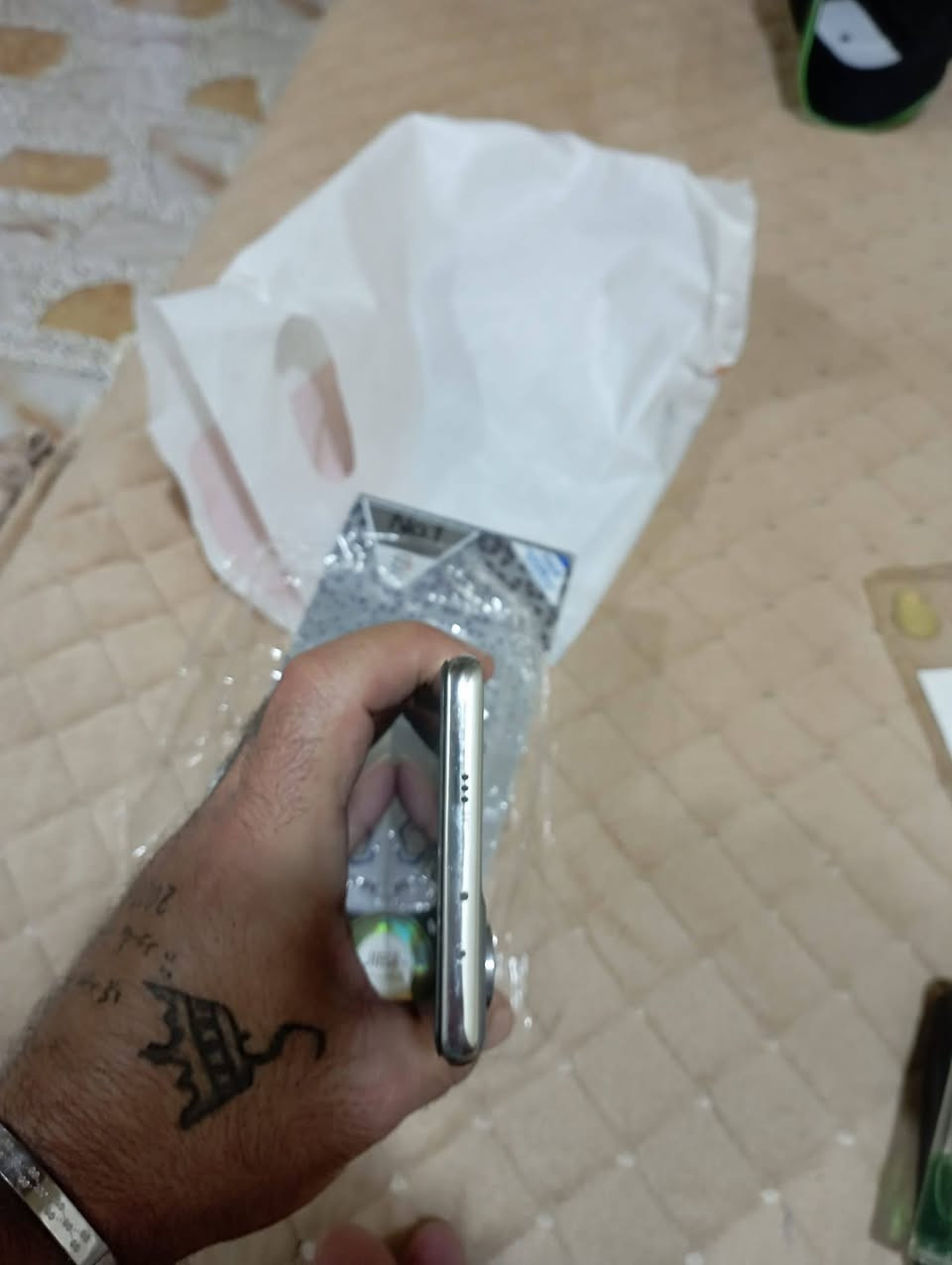 سلام عليكم اخوان لبيعTECNO CAMON 40 Pro 5G موصفاته كله موجوده بل صوره والشراي هلا بي مشراي يرحم موتاك لاتجي بس تعامل مكاني كوكجلي رقمي *********** ويه بس الكارتون
