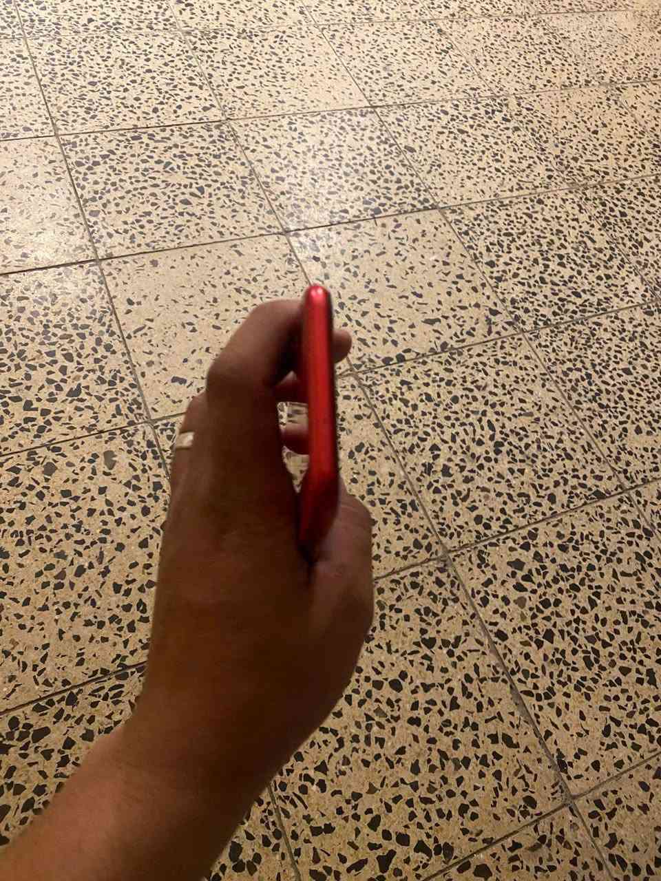 ١١ عادي
نظافة بصور فول
مكفول 
ذاكرة ١٢٨
بطارية ٧٠ بلادية
فقط شاشة موضح بصور بس يشتغل تجي تفحص كلشي وتاخذ كلة شغال
تريد ابدلك شاشة ب ٣٠ 
سعرة ١٥٠ 
مكاني بغداد الدورة 
رقمي ***********
اقرة تفاصيل وادخل لتجي تكلي شبيه مابيه
