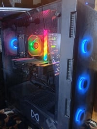 تجميعه كامله للبيع مواصفات الكيس بلصور مع ٢ شاشه وحده msi حجم 25 fhd 1...