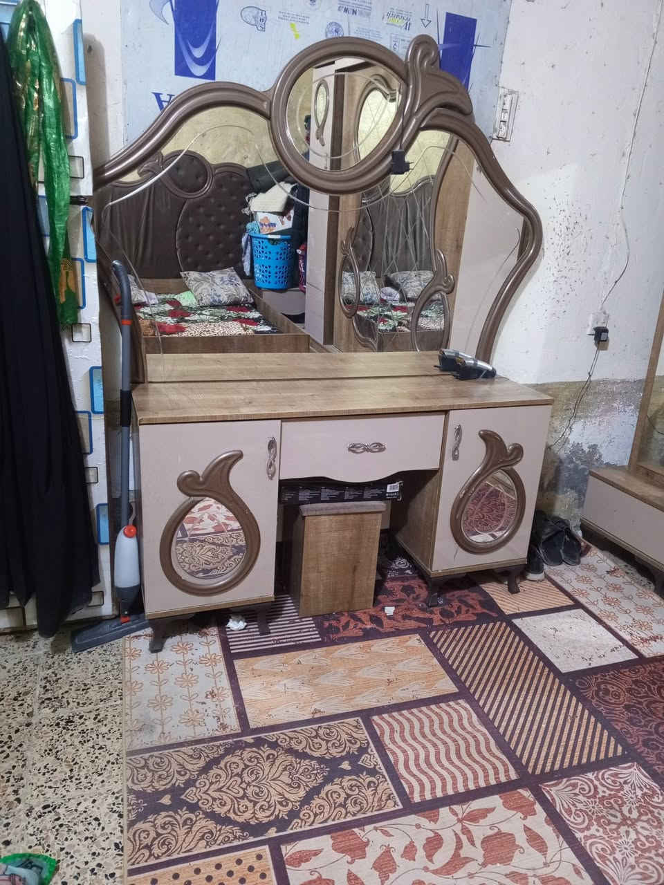 سلام عليكم غرفه تركي للبيع سعرها 500 أتصل على هذا رقم ***********
